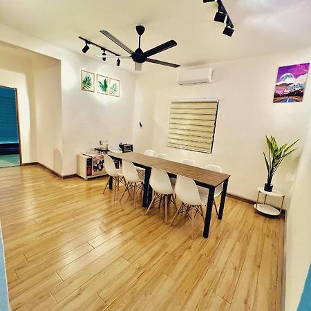 Raees Homestay Kampong Tanjong Minyak Extérieur photo