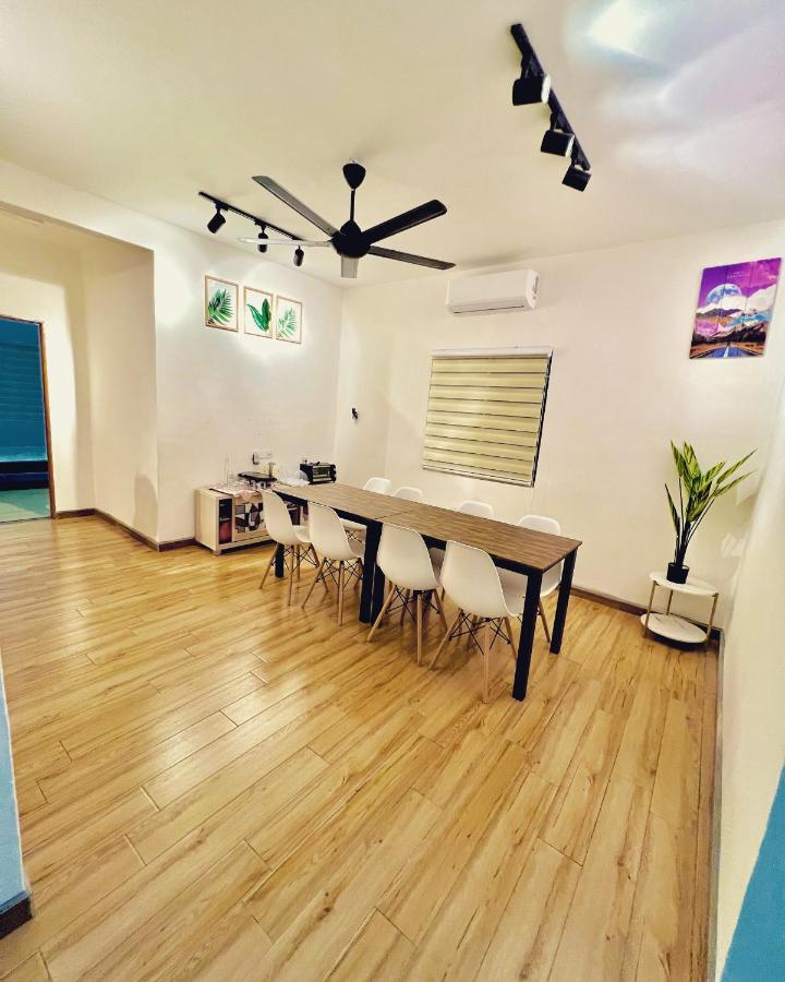 Raees Homestay Kampong Tanjong Minyak Extérieur photo