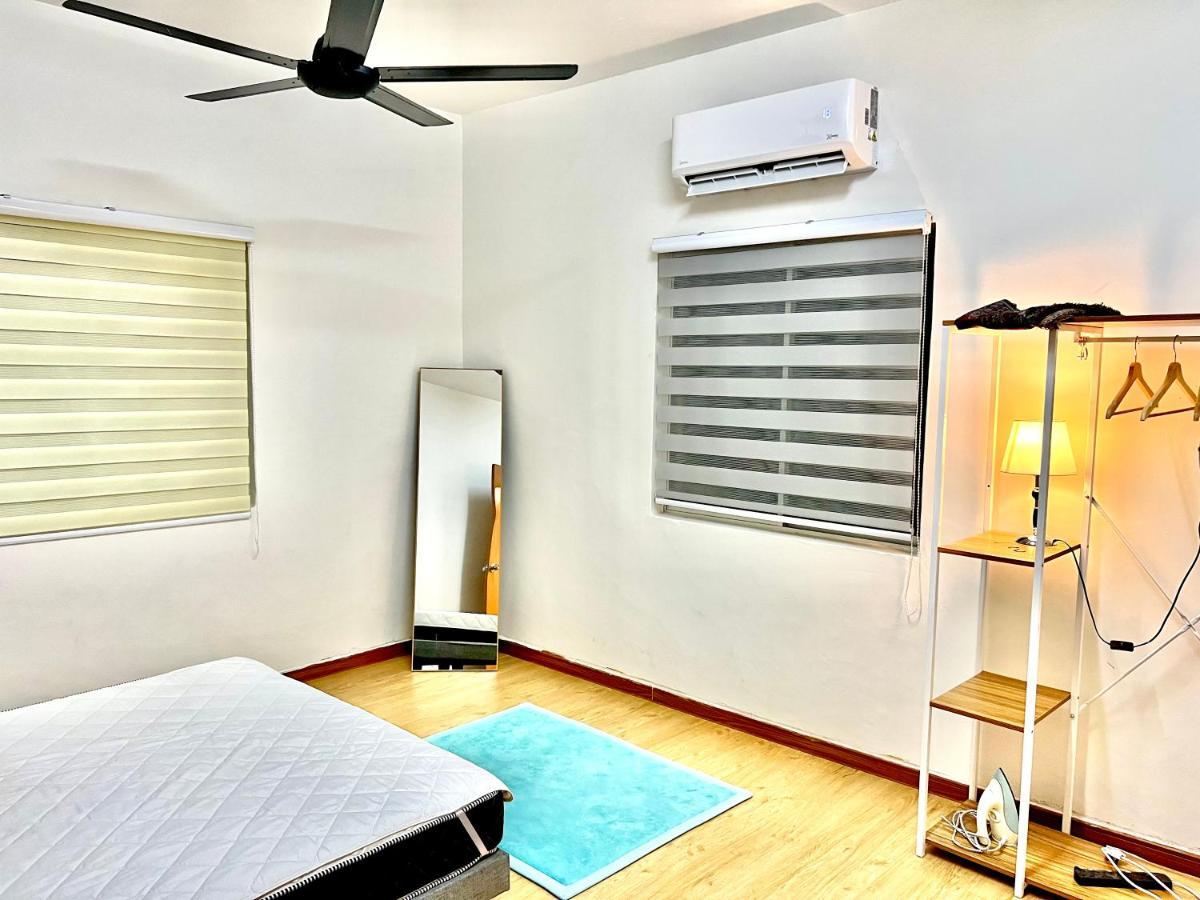 Raees Homestay Kampong Tanjong Minyak Extérieur photo