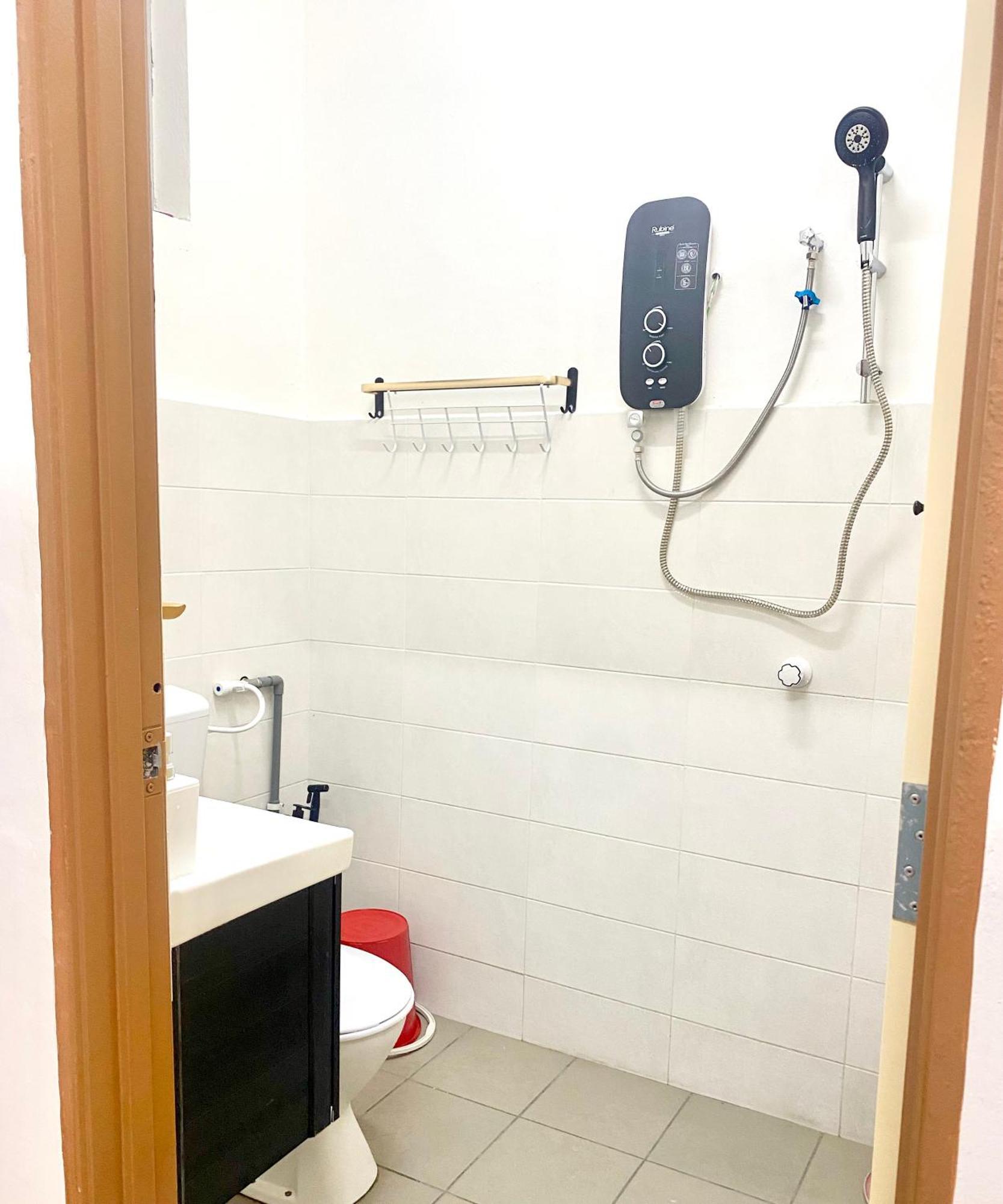 Raees Homestay Kampong Tanjong Minyak Extérieur photo