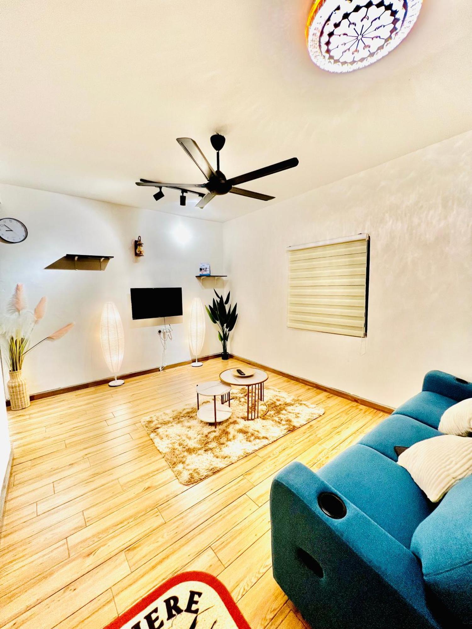 Raees Homestay Kampong Tanjong Minyak Extérieur photo